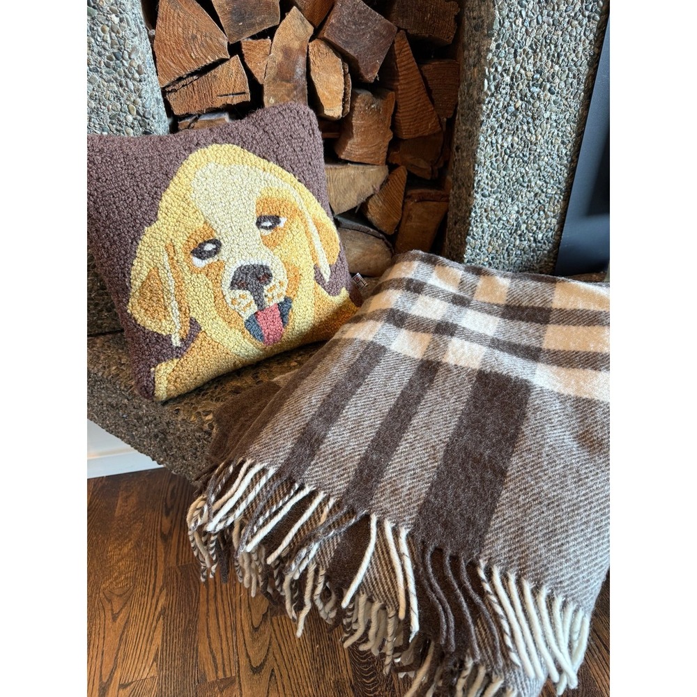 Golden retriever hooked wool pillow